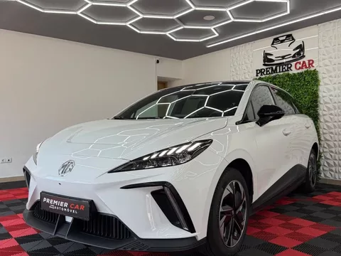 MG MG4 64 kWh Luxury