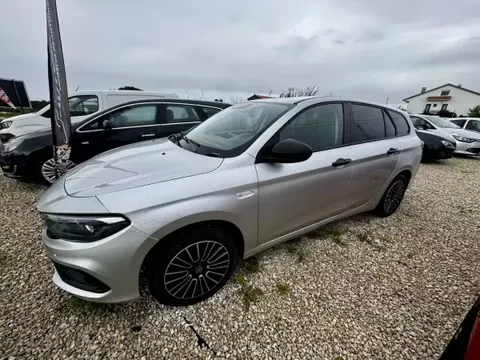 Fiat Tipo Station Wagon 2021 Cargo 1.3 MJ Easy 3L- Diesel- Avariado