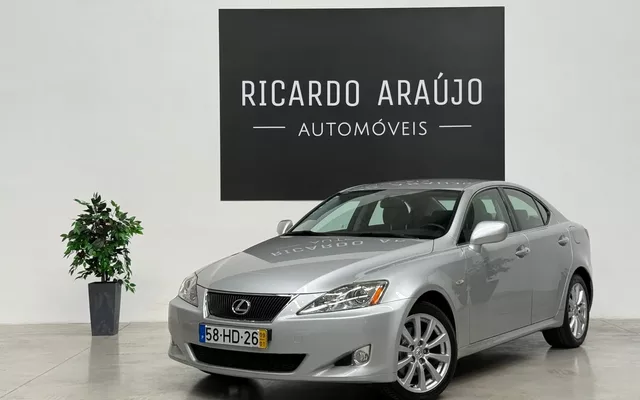 Lexus IS 220 d P.Luxury 4D