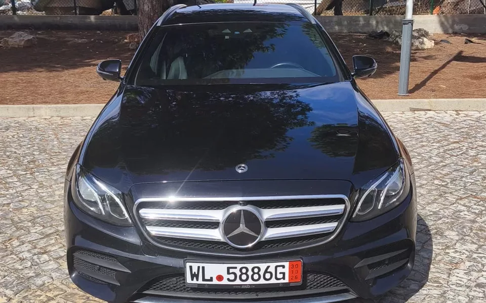 Mercedes-Benz E 300 de 9G-TRONIC AMG Line