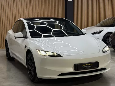 Tesla Model 3 Standard Range Plus RWD