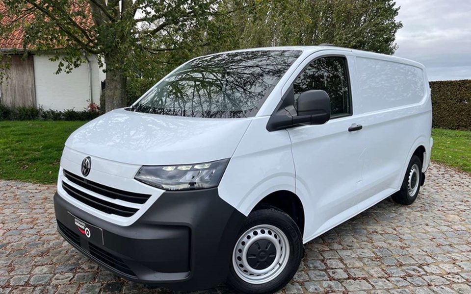 Volkswagen T7 Transporter 2.0 TDi SCR/1eigenr/38700km/Carplay/Pdc/Leder/Clima/Trekhaak...