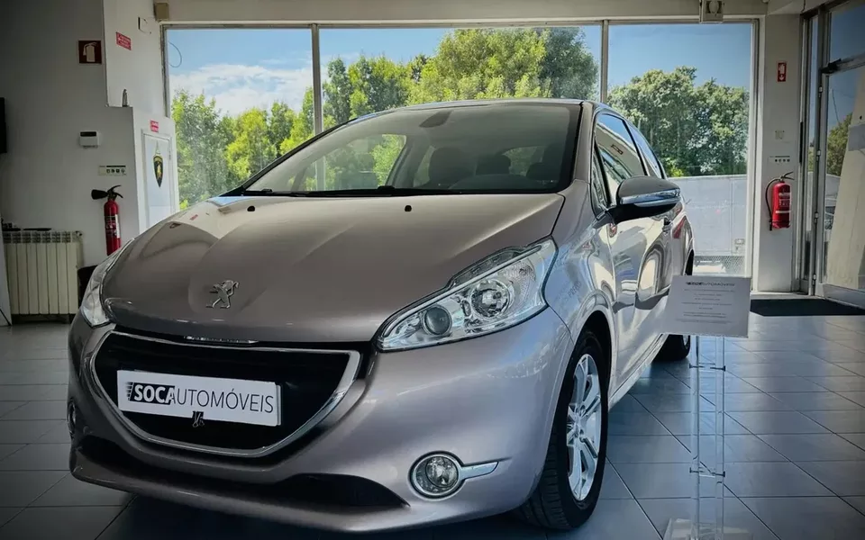 Peugeot 208
