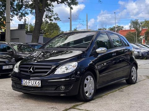 Mercedes-Benz B180