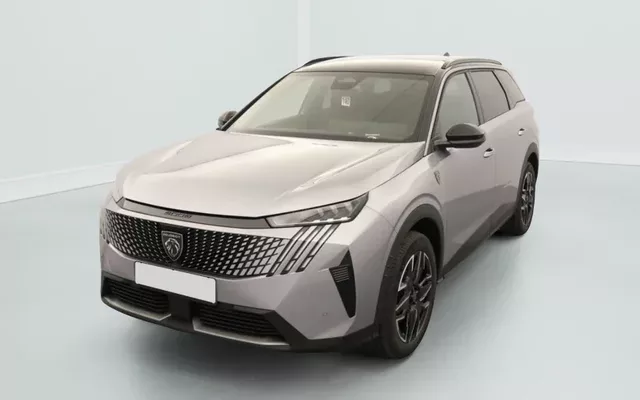 Peugeot 5008 Gt 1.2 HYBRID 145 Zéro km immatriculé