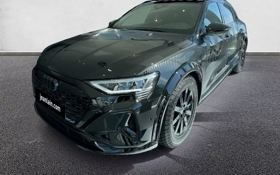 AUDI Q8 E-TRON Q8 55 E TRON QUATTRO DAKAR EDITION