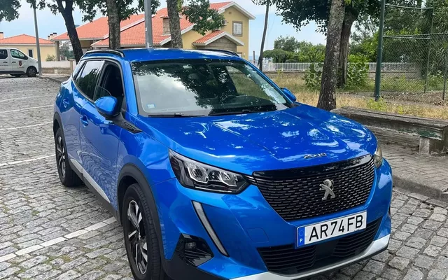 Peugeot 2008 1.5 BlueHDi Allure Pack