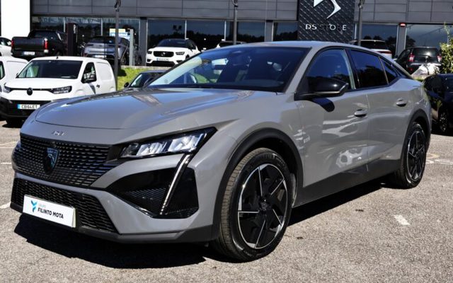 Peugeot 408 Plug-In Hybrid 225 e-EAT8 Allure