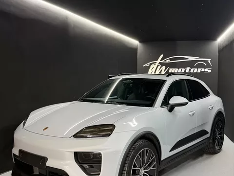 Porsche Macan Electric 4