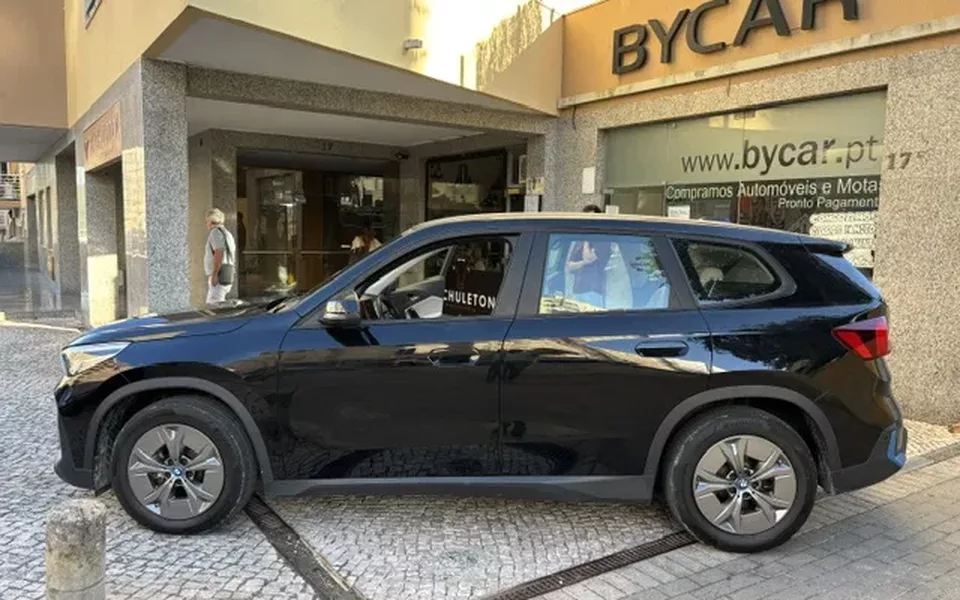 BMW iX1 xDrive30 xLine