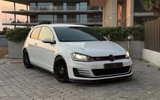 VW Golf GTI Performance BlueMotion DSG