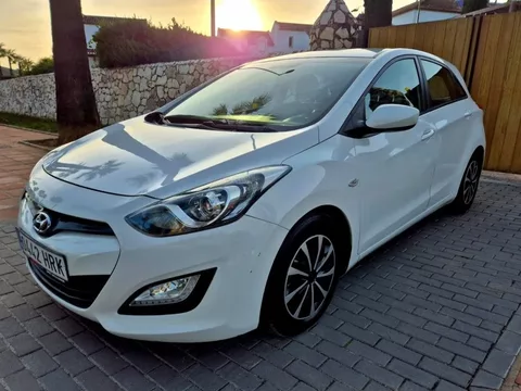 HYUNDAI i30 i30 1.6CRDi Tecno Aut.