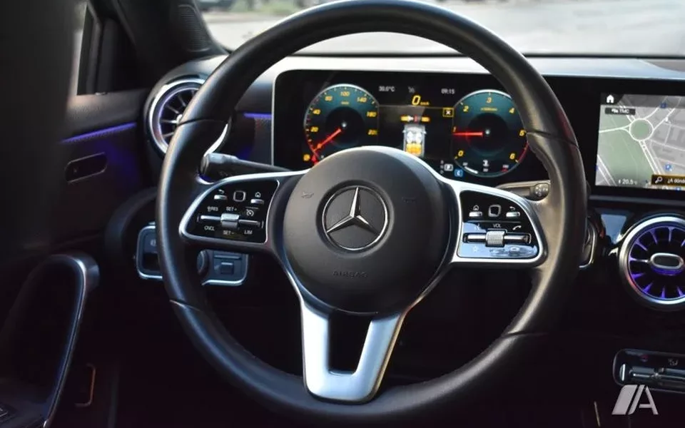 MERCEDES-BENZ Clase A A 180d Sedán 7G-DCT - 23990€ en Valencia