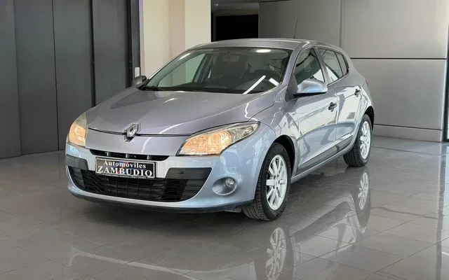 RENAULT Mégane Authentique 1.6 16v 100cv