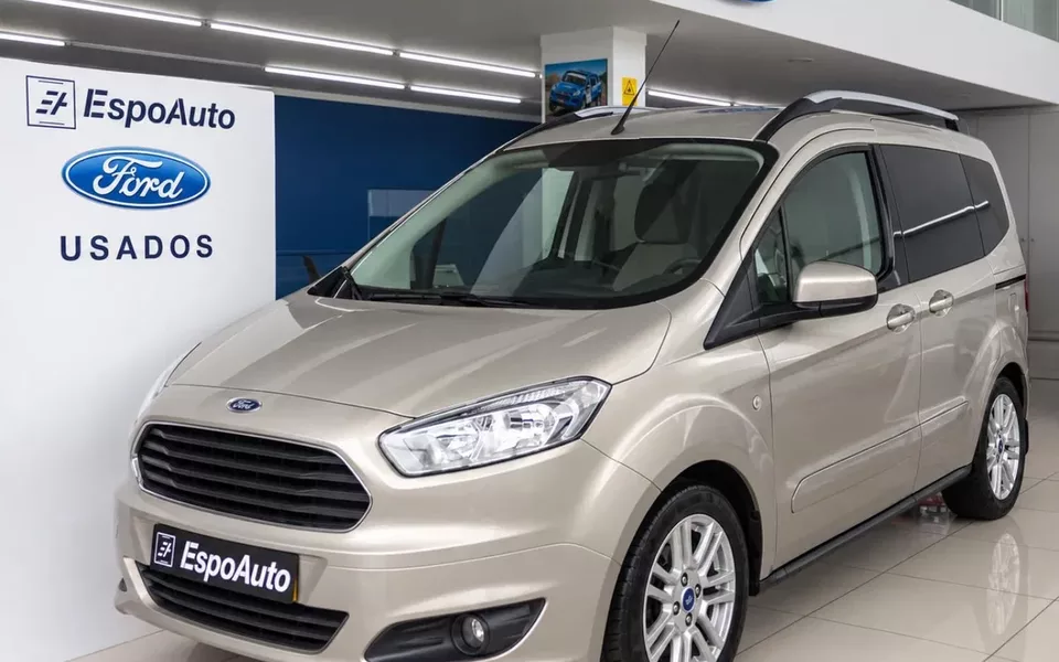 Ford Tourneo Courier 1.0 EcoBoost Titanium