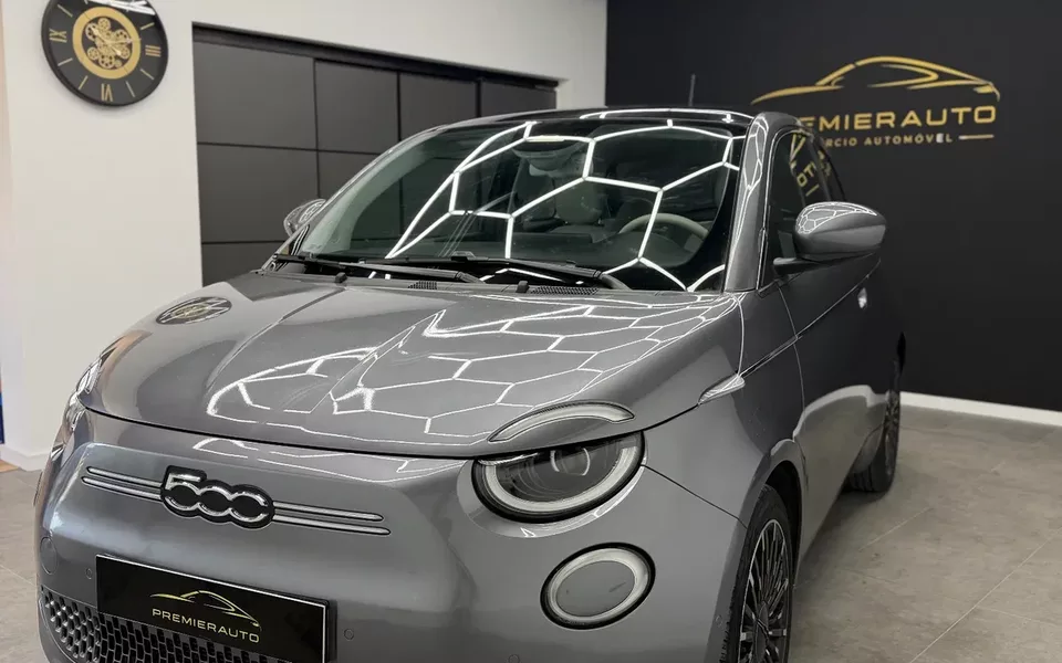 Fiat 500e La Prima