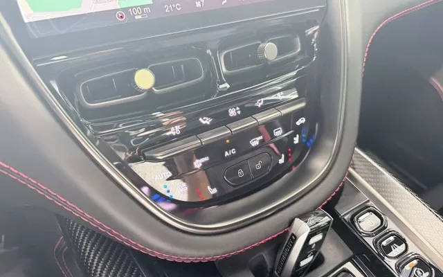 ASTON MARTIN DBX DBX 4.0 AWD Aut.