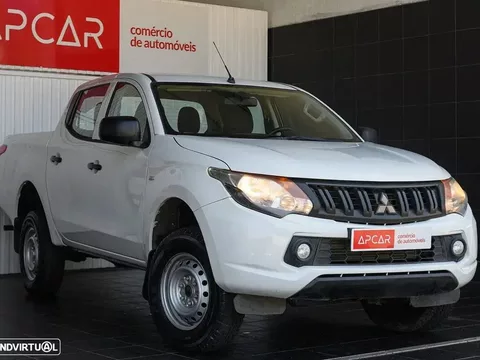 Mitsubishi L200 2.4 DI-D CD Invite 4WD