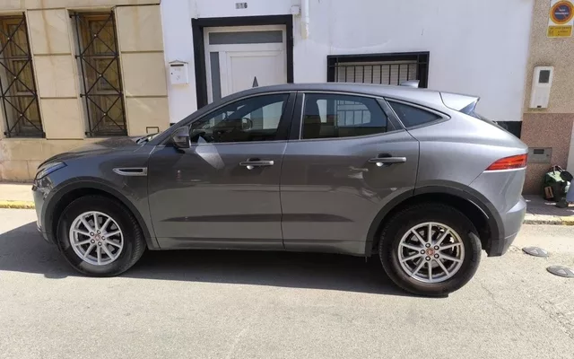 JAGUAR E-Pace E-Pace 2.0D I4 R-Dynamic Base AWD 150