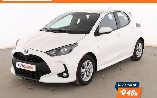 TOYOTA Yaris 1.5 Hybrid Business Edition