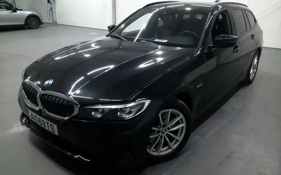 BMW 320 e Line Sport Auto