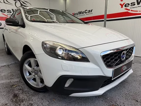 VOLVO V40 Cross Country V40 Cross Country D2 Momentum 120 - 12990€ en Erandio