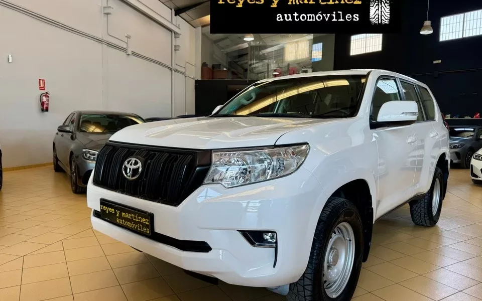 TOYOTA Land Cruiser Land Cruiser D-4D GX