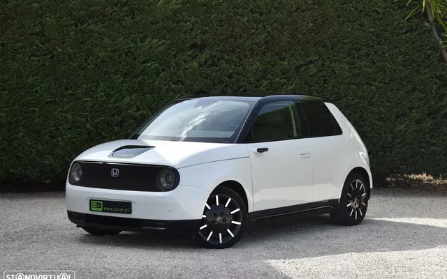 Honda e Advance (17")