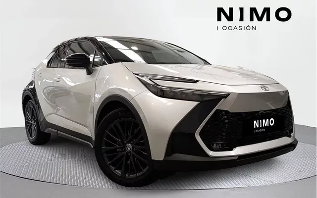 TOYOTA C-HR 2.0 220PH Spirit