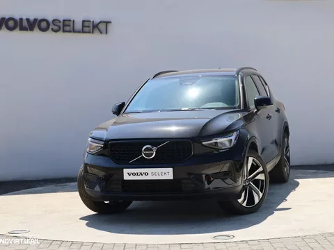 Volvo XC 40 2.0 B3 Plus Dark