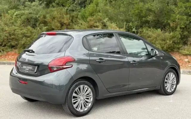 Peugeot 208 2017 1.6 BlueHDi Style