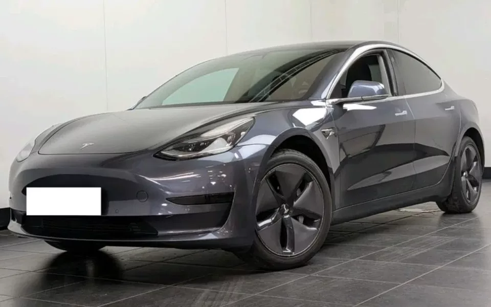 Tesla Model 3 Standard Range Plus RWD