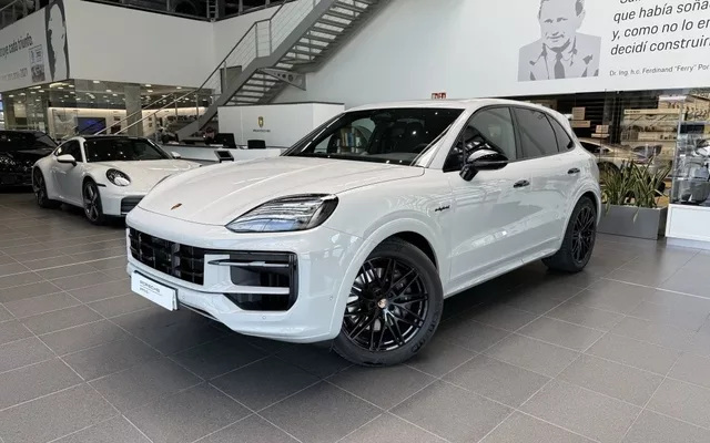 PORSCHE Cayenne Cayenne E-Hybrid Black Edition Aut.