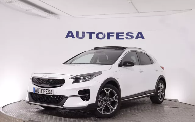 Kia XCEED 1.6 PHEV EMOTION AUTO 141CV 5P # GARANTIA FABRICA 02/2029,TECHO ELE,NAVY,CAMARA TRASERA