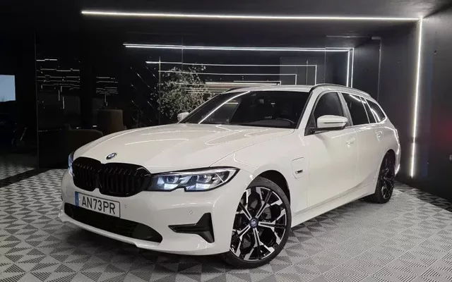 BMW 320 e Line Sport Auto