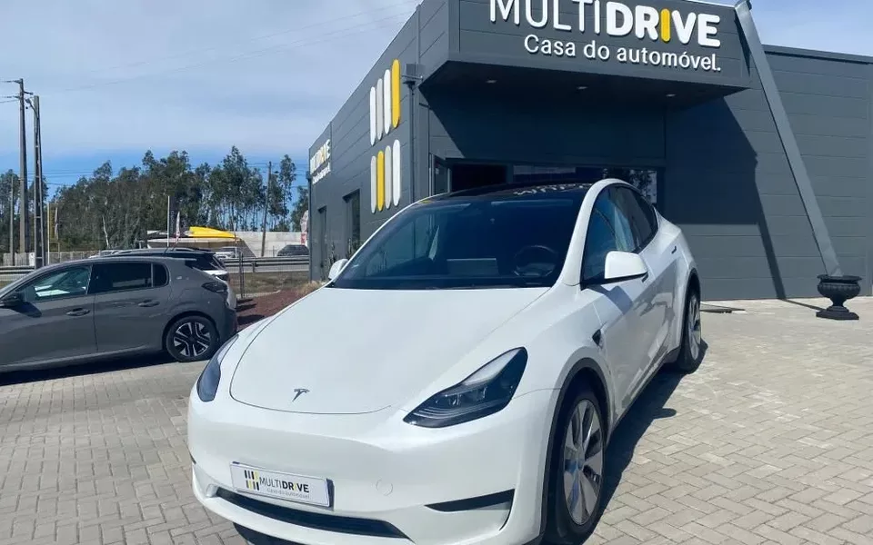 Tesla Model Y Standard RWD