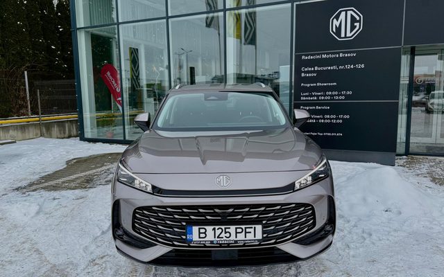 MG HS 2025