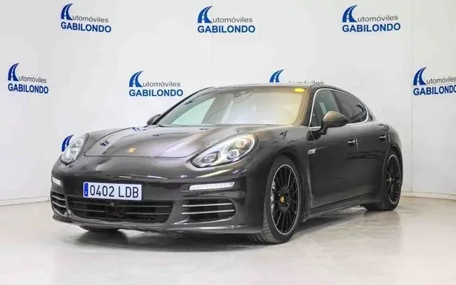 PORSCHE Panamera 3.0 4S