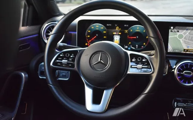 MERCEDES-BENZ Clase A A 180d Sedán 7G-DCT - 23990€ en Valencia