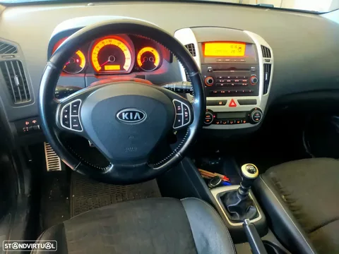 Kia Ceed S Coupé 1.6 CRDi EX