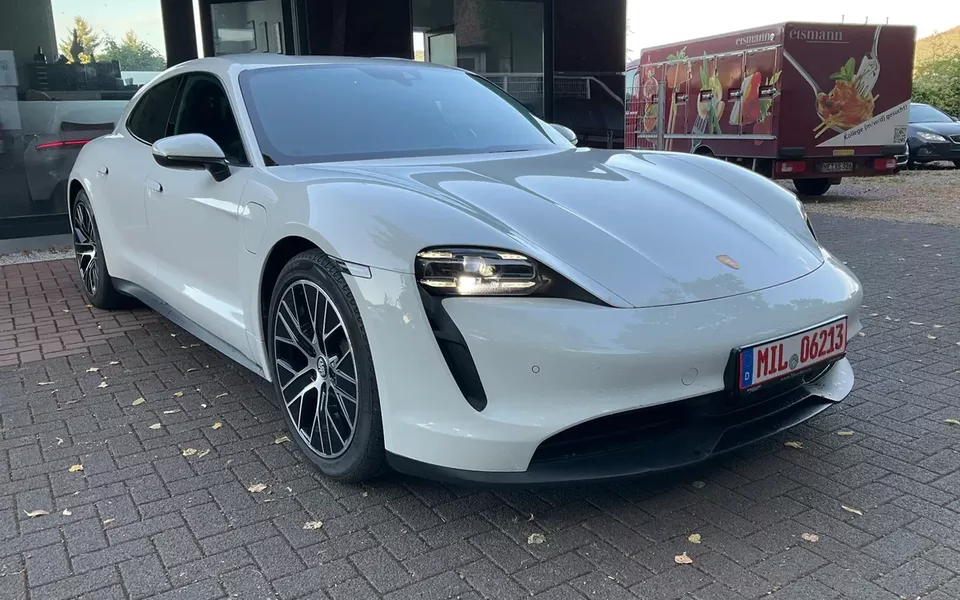 Porsche Taycan Sport Turismo