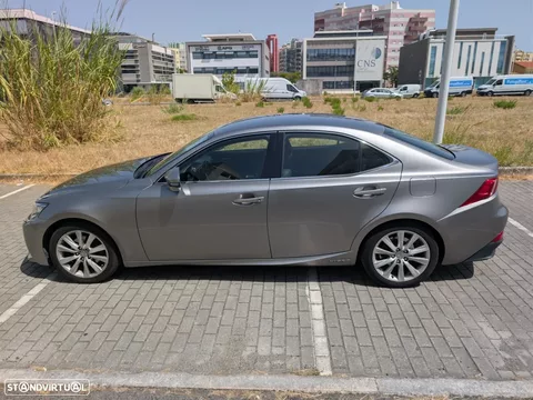 Lexus IS 300H Executive+