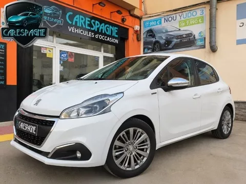 PEUGEOT 208 208 1.2 PureTech S&S Signature 82