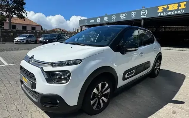 Citroën 11 2023 1.2 SHINE AUTO 110 CV