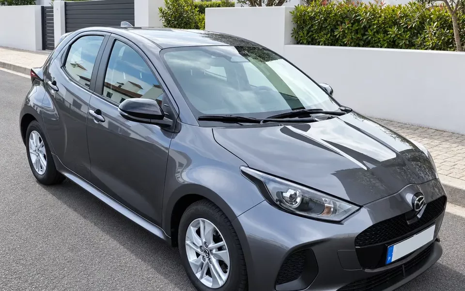 Mazda 2 1.5 L Hybrid VVT-i Centre-Line