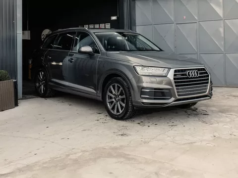 Audi Q7 3.0 TDI quattro tiptronic 7L