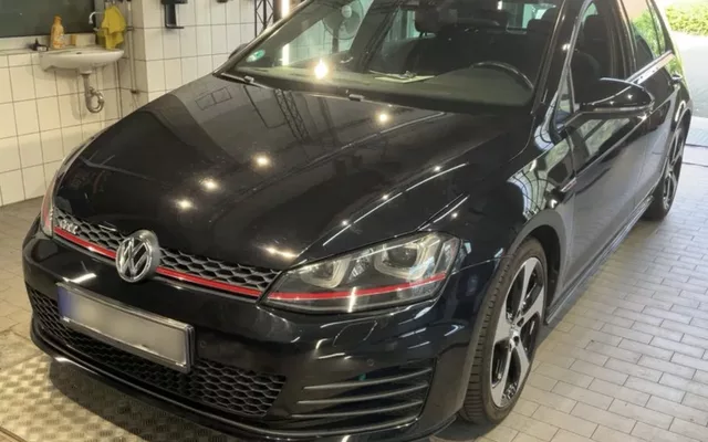 VW Golf GTI Performance BlueMotion DSG