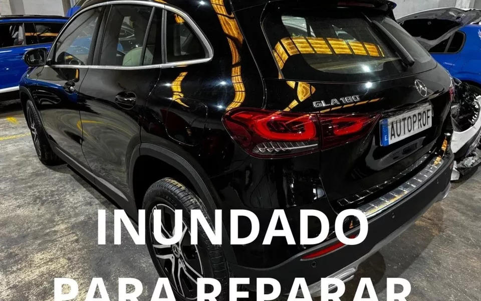 MERCEDES-BENZ Clase GLA GLA 180 7G-DCT