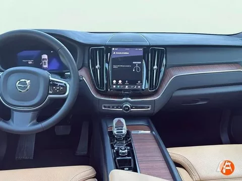 VOLVO XC60 2.0 B4 D Core Auto