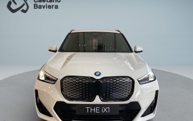 BMW iX1